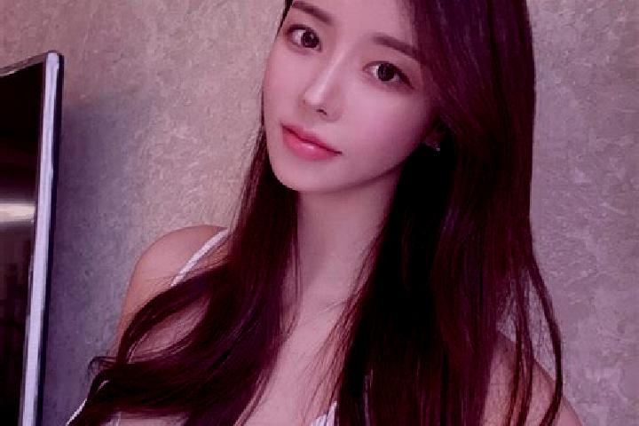 Layla, 36 — Escort in Shiziqiao, China