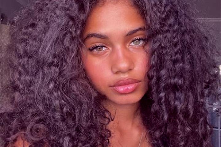 Layla, 37, a auburn blue-eyed ebony companion based in Onhaye. Offering Prostate Massage, Couples, Deep French Kissing. Available for incall and outcall, day...