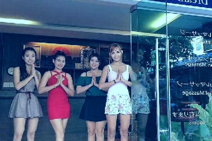 Layla, 37, a blonde brown-eyed caucasian companion based in Xiaolongmen. Offering Prostate Massage, Erotic Massage, Massage, CIM. Available for incall and ou...