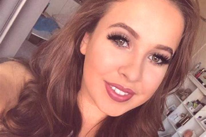 Layla, 37, a brunette blue-eyed slavic companion based in Venecia. Offering Duos, Striptease, Party Girl, Tantra. Available for incall and outcall, overnight...