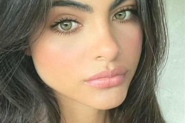 Layla, 37, a brunette dark-eyed middle eastern companion based in Adomkro. Offering Prostate Massage, Party Girl, Striptease, Duos, A-Level. Available for in...