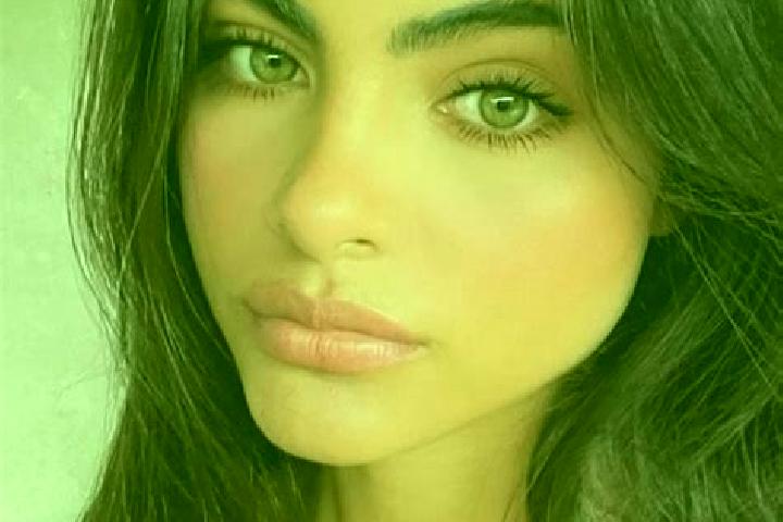 Layla, 37, a chestnut green-eyed indian companion based in Ballarpur. Offering Massage, Erotic Massage, Deep French Kissing, 69. Available for incall and out...