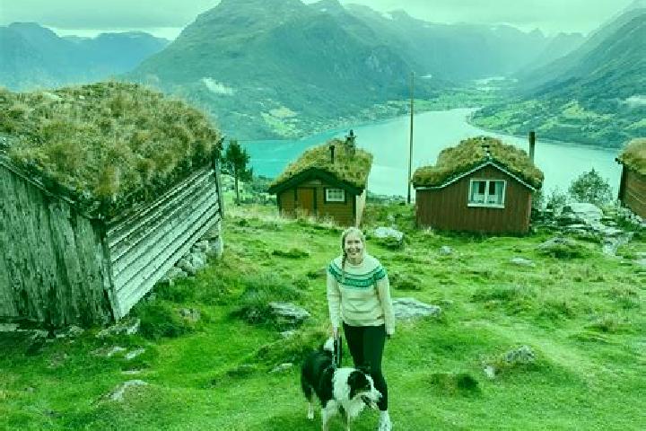 Layla, 37 — Escort in Lervik, Norway