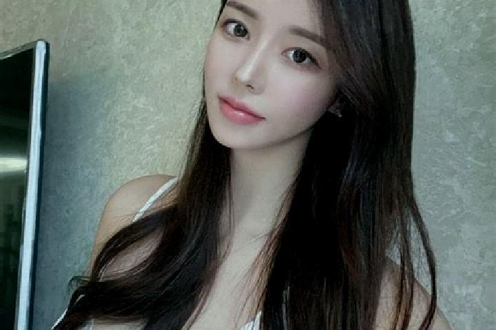 Layla, 37 — Escort in Zuolan, China