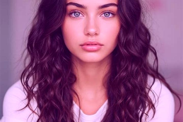 Layla, 38, a auburn amber-eyed mediterranean companion based in Davagna. Offering Roleplay, CIM. Available for incall and outcall, day and evening dates.
