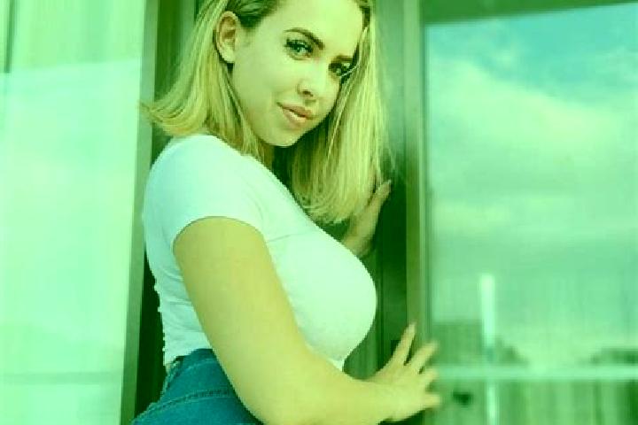 Layla, 38, a blonde amber-eyed mediterranean companion based in Saint-Marc-des-Carrieres. Offering Roleplay, Massage, Duos. Available for incall and outcall,...