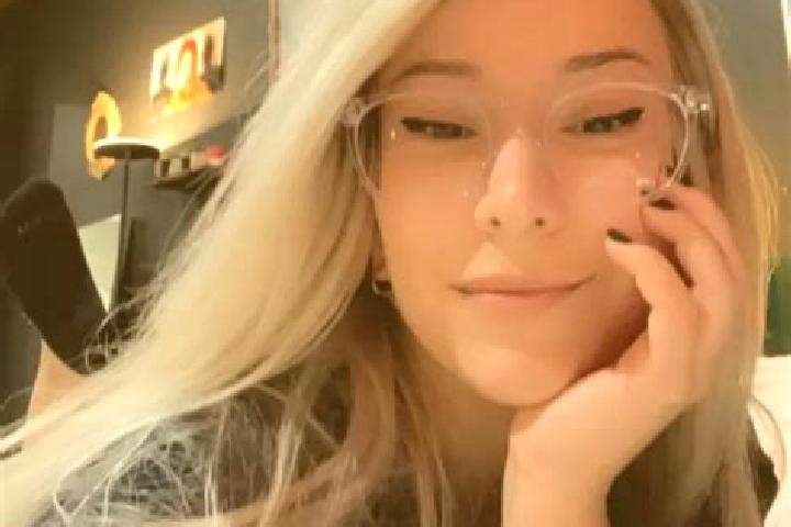 Layla, 38, a platinum blonde amber-eyed latina companion based in Soye-en-Septaine. Offering Domination, Girlfriend Experience, GFE, OWO, Tantra. Available f...