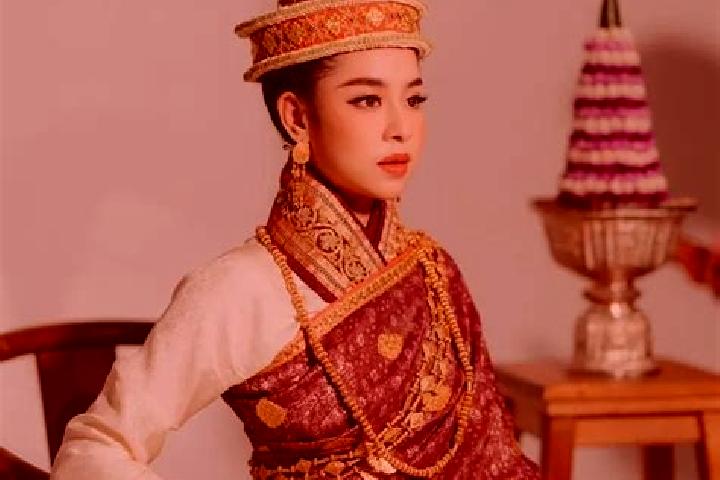Layla, 38 — Escort in Nakhon Luang, Thailand