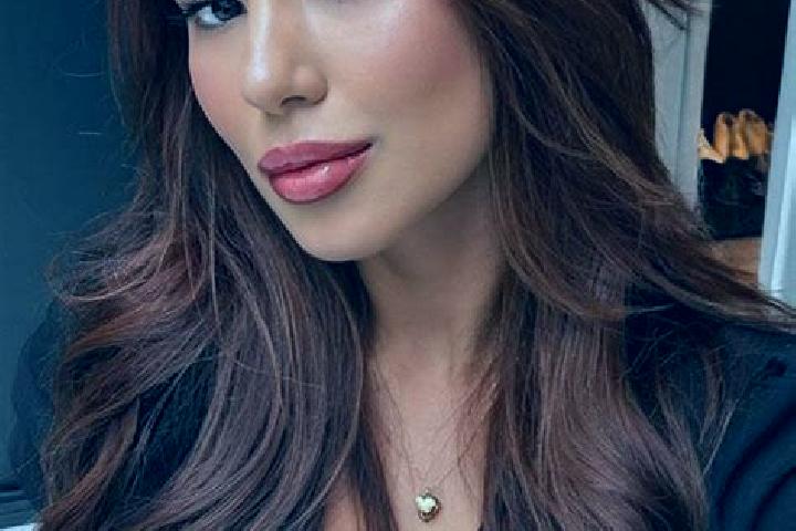 Layla, 39, a chestnut brown-eyed latina companion based in Xiangyanglu. Offering BDSM, Travel Companion, Fetish, Erotic Massage. Available for incall and out...