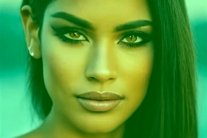 Layla, 39, a red amber-eyed latina companion based in Checker Hall. Offering 69, Striptease, Massage. Available for incall and outcall, day and evening dates.