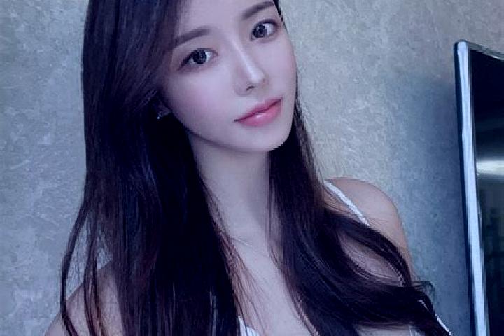 Layla, 39 — Escort in Fencheng, China