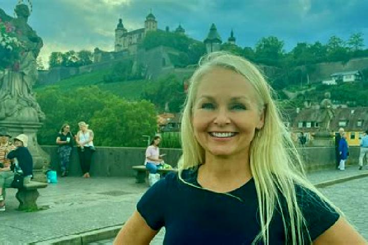 Layla, 39 — Escort in Meersburg, Germany