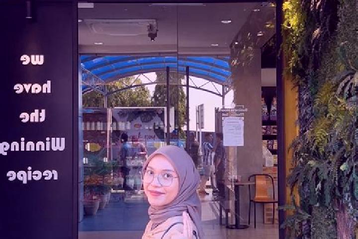 Layla, 39 — Escort in Rambang, Indonesia