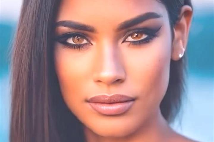 Lillian, 20, a auburn hazel-eyed latina companion based in Guevem. Offering Travel Companion, Girlfriend Experience, 69, BDSM. Available for incall and outca...