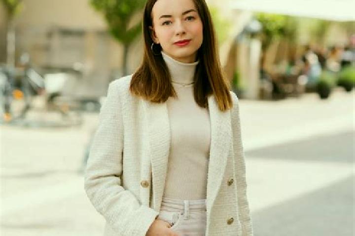 Lillian, 20 — Escort in Brunn im Felde, Austria