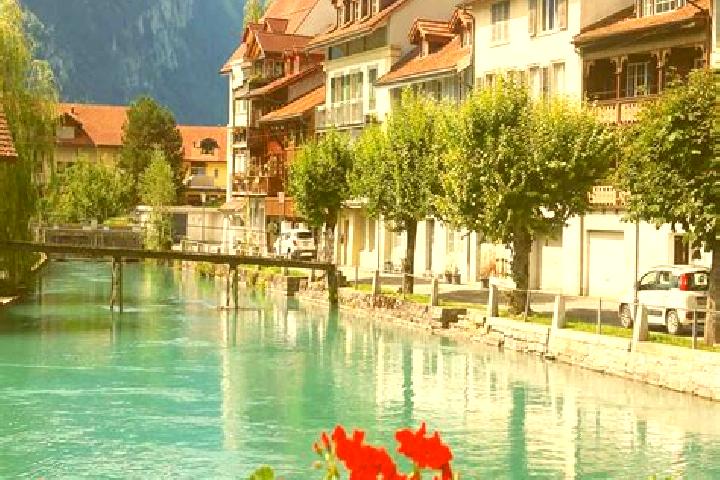 Lillian, 20 — Escort in Concise, Switzerland