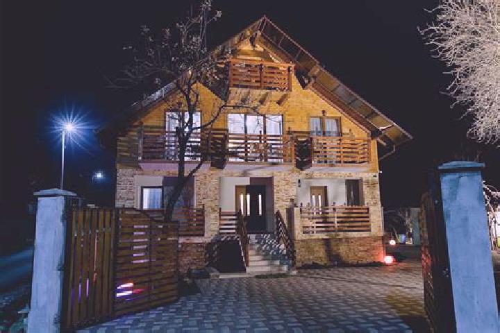 Lillian, 20 — Escort in Izvorul Rece, Romania