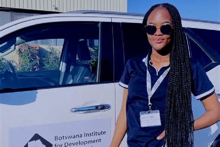 Lillian, 20 — Escort in Khuis, Botswana
