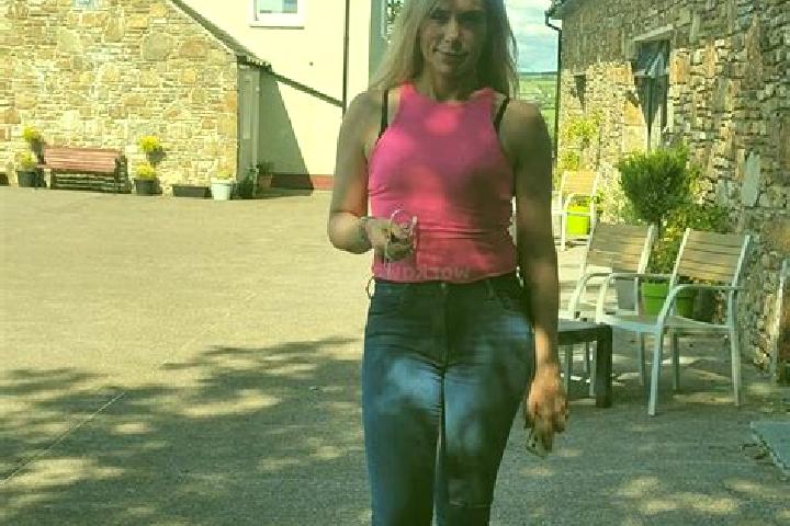 Lillian, 20 — Escort in Riverstick, Ireland