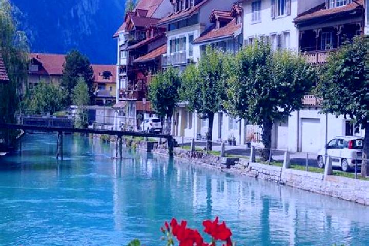 Lillian, 20 — Escort in Ruderswil, Switzerland