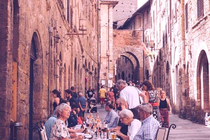 Lillian, 20 — Escort in San Gimignano, Italy