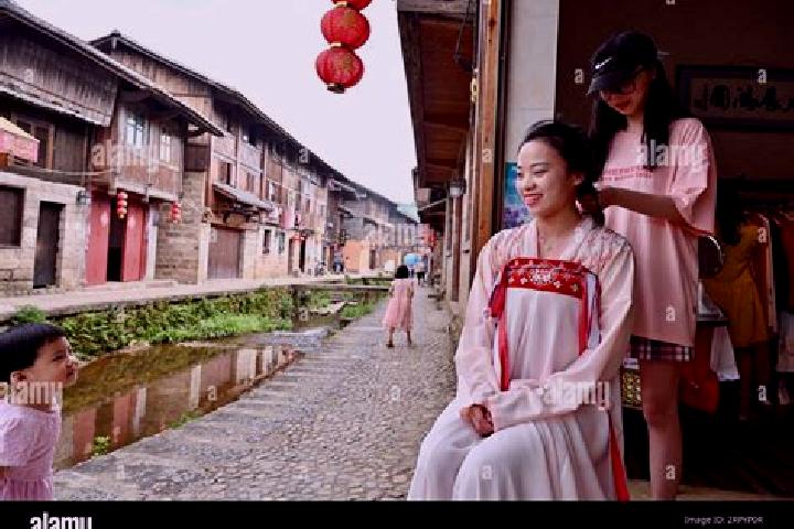 Lillian, 20 — Escort in Zhouning, China