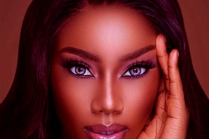 Lillian, 21, a auburn blue-eyed ebony companion based in Mignault. Offering Striptease, Overnight, Erotic Massage, Tantra. Available for incall and outcall, ...
