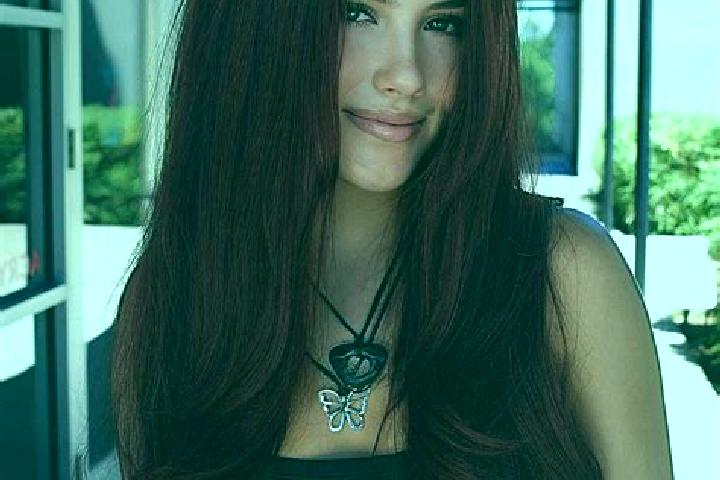 Lillian, 21, a auburn dark-eyed caucasian companion based in West Beach. Offering CIM, Party Girl. Available for incall and outcall, day and evening dates.