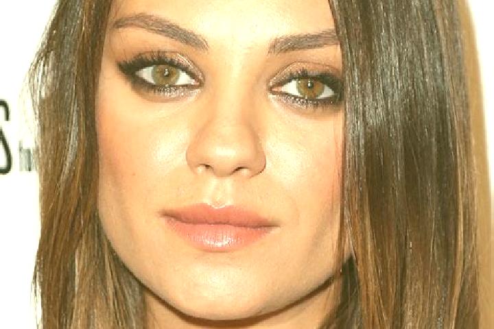 Lillian, 21, a auburn hazel-eyed latina companion based in Tall Hamis. Offering Deep French Kissing, Travel Companion, Girlfriend Experience, Duos. Available...
