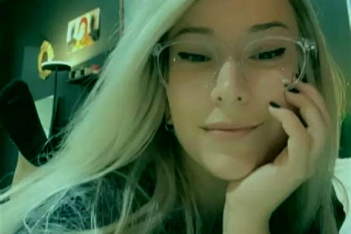 Lillian, 21, a blonde grey-eyed mixed companion based in San Roque. Offering Overnight, Travel Companion, Tantra, Erotic Massage, Girlfriend Experience. Avai...