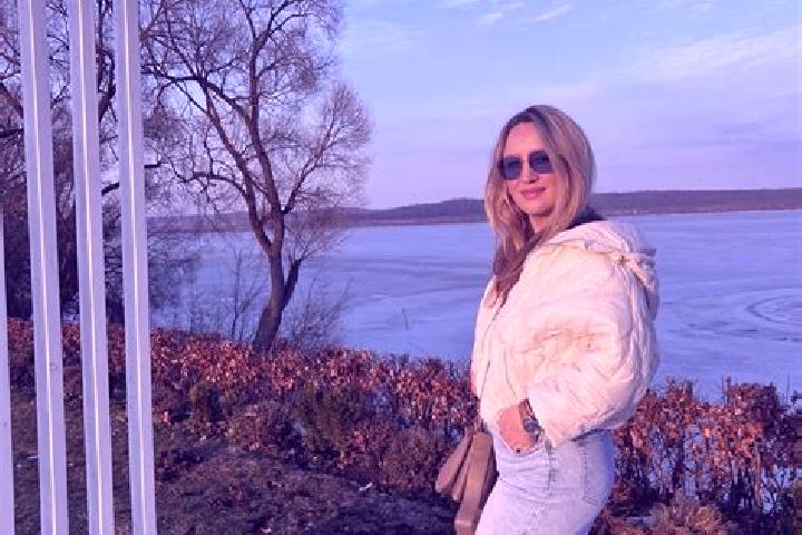Lillian, 21 — Escort in Bryukhovychi, Ukraine