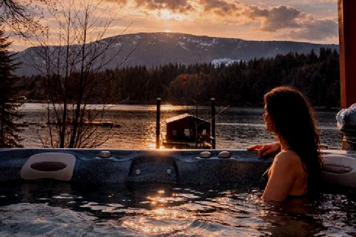 Lillian, 21 — Escort in Honeymoon Bay, Canada