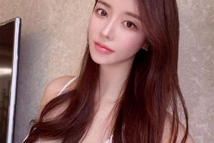 Lillian, 21 — Escort in Sugaiti, China