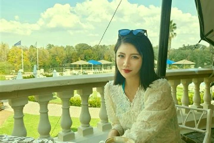 Lillian, 21 — Escort in Yandian, China