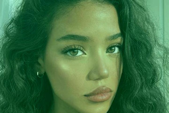 Lillian, 22, a black brown-eyed mediterranean companion based in Firminopolis. Offering Domination, Striptease, BDSM, Overnight, Roleplay. Available for inca...