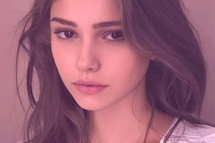 Lillian, 22, a chestnut amber-eyed slavic companion based in Cayuco. Offering Prostate Massage, Fetish, Deep French Kissing, Party Girl, Travel Companion. Av...