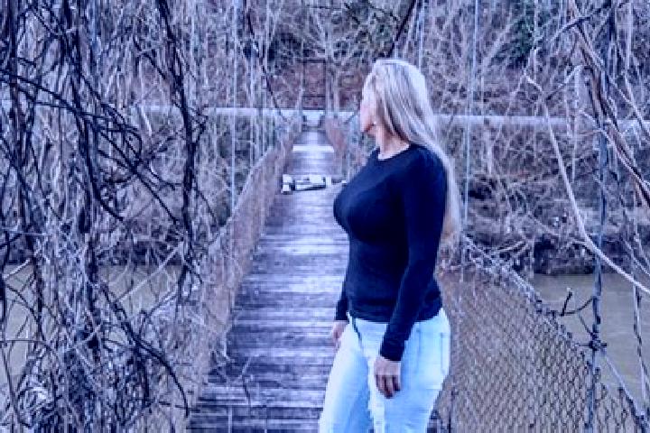 Lillian, 22 — Escort in Loyall, United States