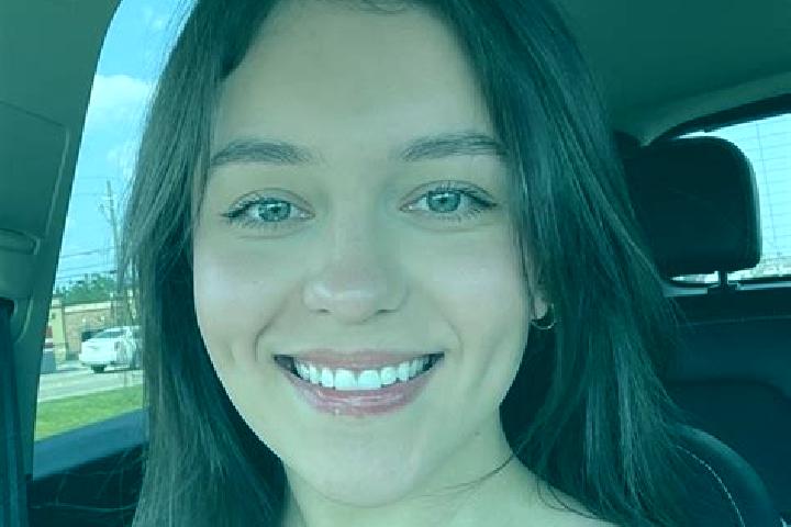 Lillian, 22 — Escort in Purvis, United States