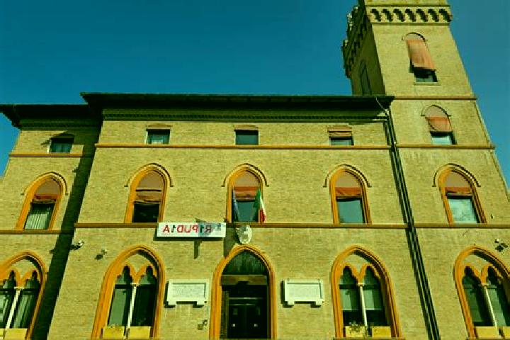 Lillian, 22 — Escort in Santa Maria Codifiume, Italy
