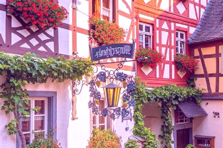 Lillian, 22 — Escort in Schwerbach, Germany