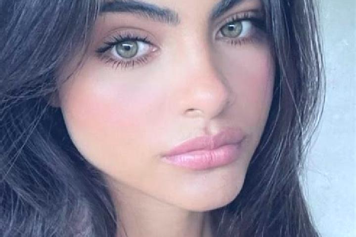Lillian, 23, a black amber-eyed indian companion based in Ledyczek. Offering Erotic Massage, Domination, Massage. Available for incall and outcall, day and e...