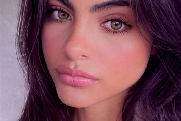 Lillian, 23, a chestnut dark-eyed european companion based in Lantz. Offering Couples, Duos, Domination. Available for incall and outcall, day and evening da...