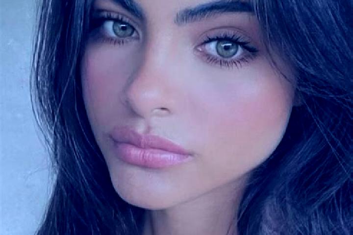 Lillian, 23, a red dark-eyed indian companion based in Naousa. Offering GFE, Prostate Massage, OWO, Overnight, Striptease. Available for incall and outcall, ...