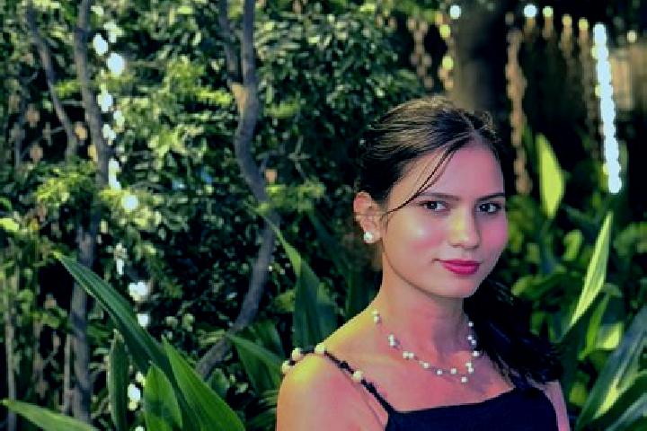 Lillian, 23 — Escort in Barsau, Romania
