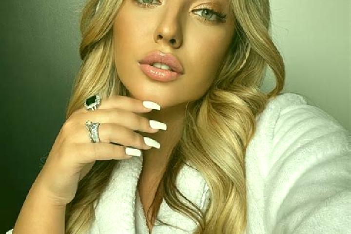 Lillian, 23 — Escort in Dambach, France