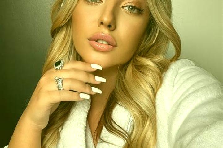 Lillian, 23 — Escort in Fridolfing, Germany