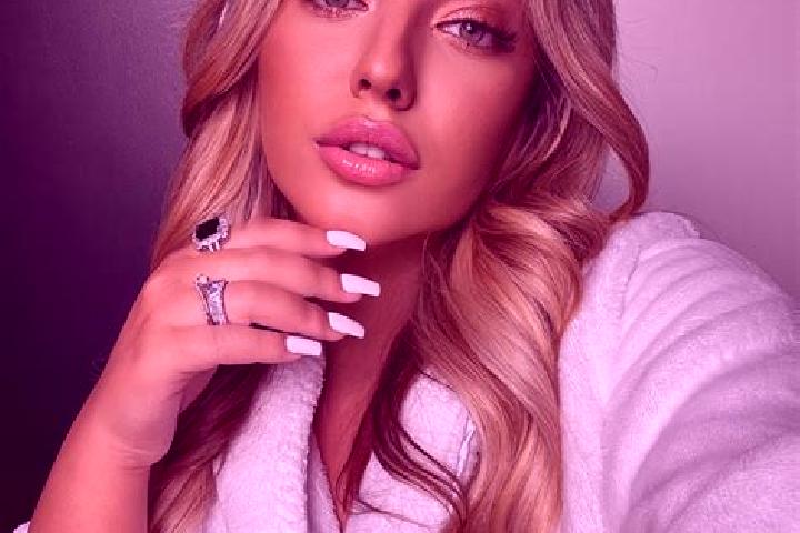 Lillian, 23 — Escort in Izoplit, Russia