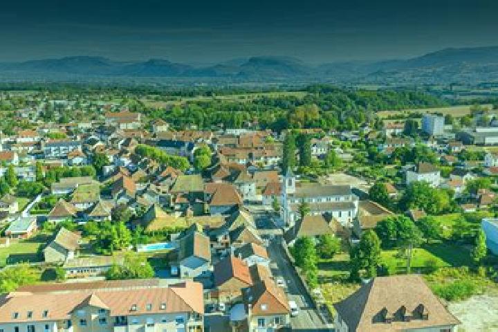 Lillian, 23 — Escort in Les Abrets, France