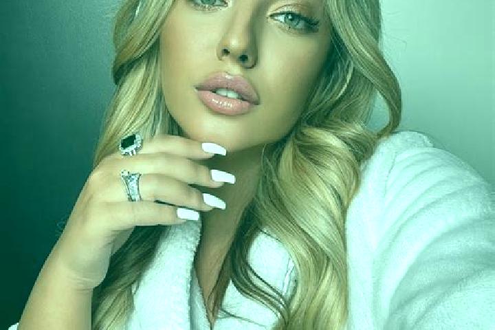 Lillian, 23 — Escort in Pongai, Brazil