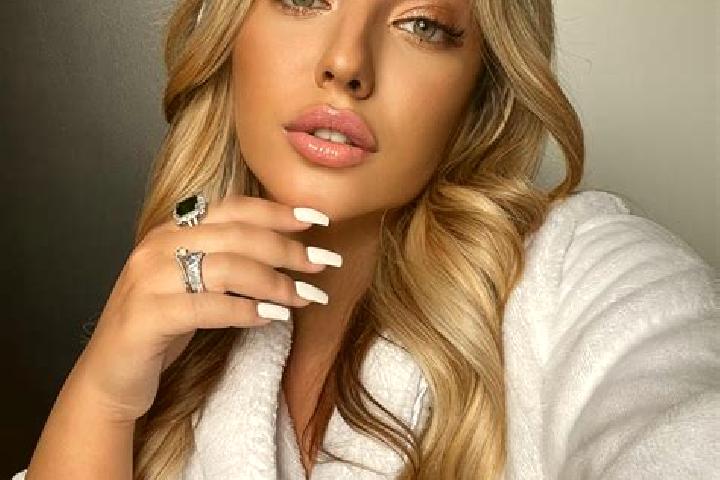 Lillian, 23 — Escort in Quixaba, Brazil